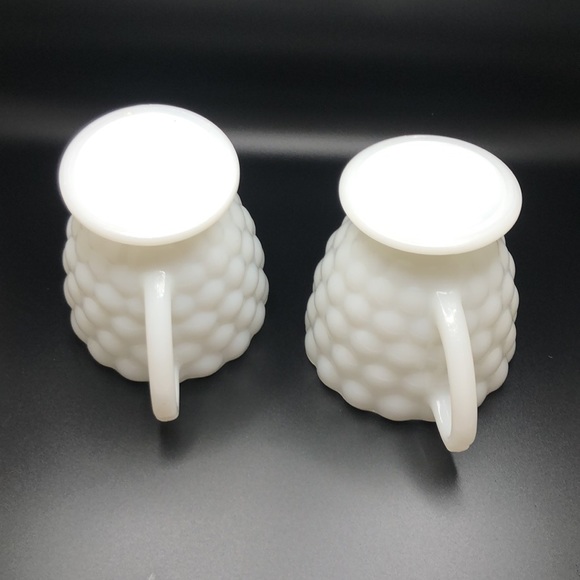 Vintage Anchor Hocking Milk Glass Bubble Pattern Footed Sugar And Creamer Set - Picture 4 of 8